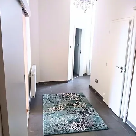 Harmony One With Jacuzzi דירה
